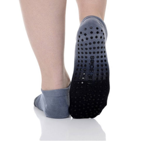 10 Best Yoga Socks With No Slip Feature 